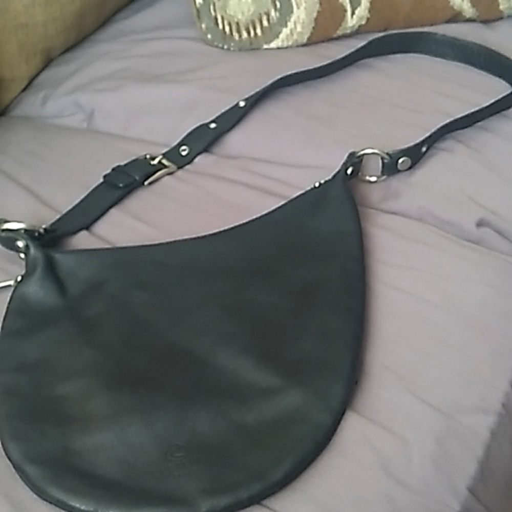 Kesslord black leather kidney shaped crossbody purse